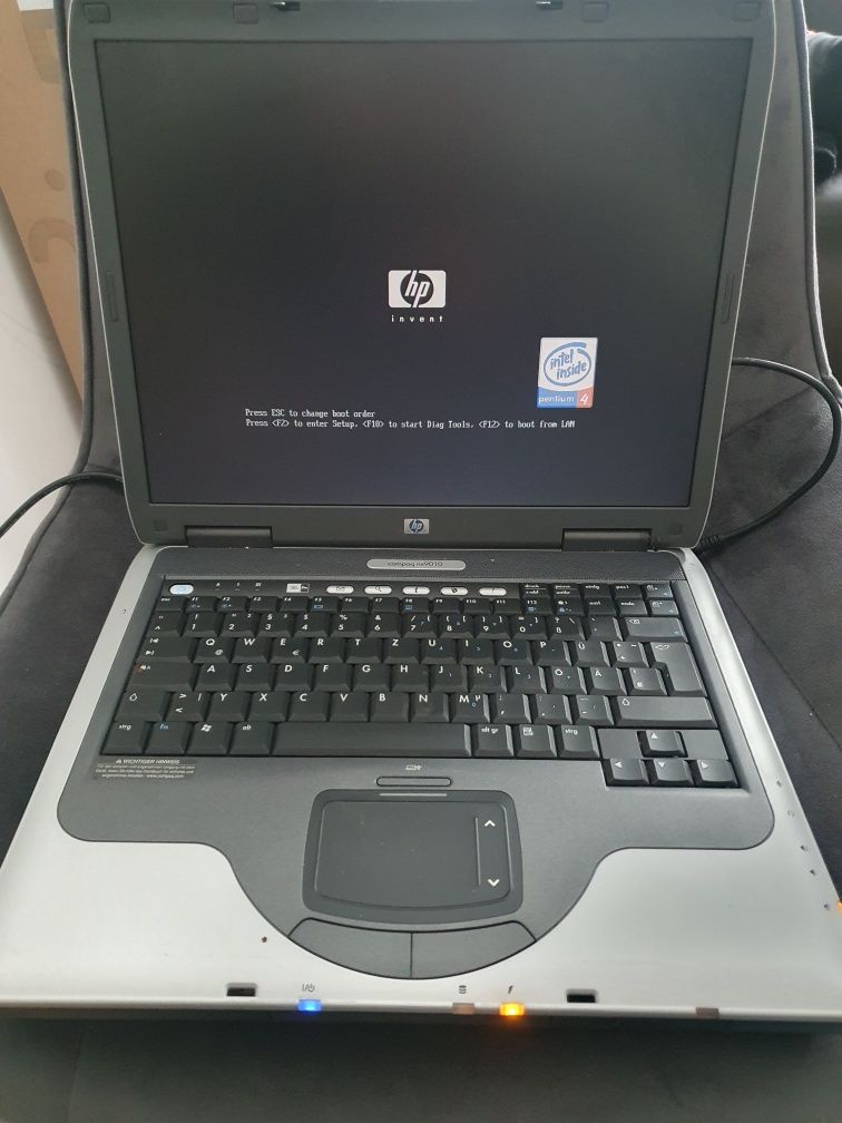 Laptop hp nx9010 włącza się idealny części stan nieznany