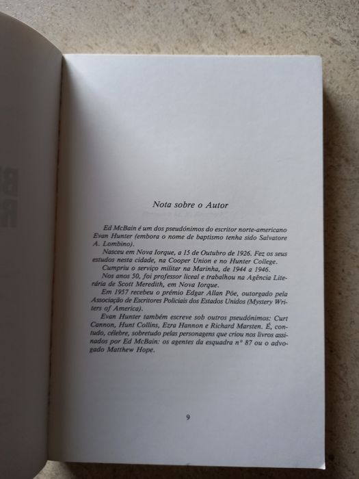 Branca de Neve / Rosa de Sangue, Ed McBain