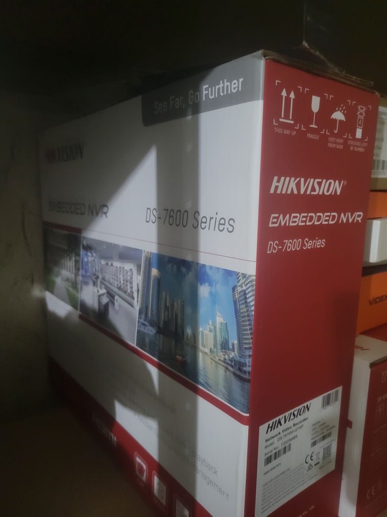 IP відеореєстратор c PoE Hikvision DS-7616NI-I2/16P 16-канальний