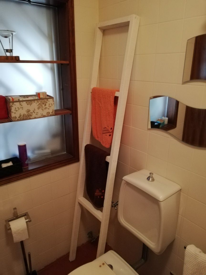2 "Escadas" WC toalhas e etc