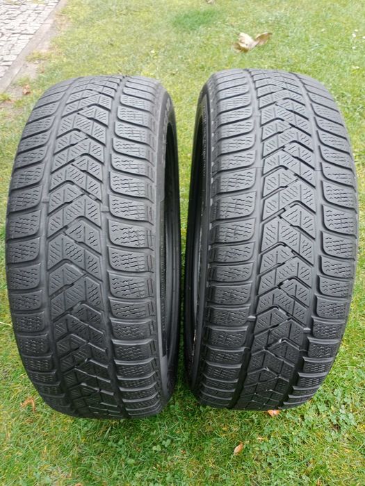 dwie opony zimowe Pirelli Sotto Zero - 215/55/18