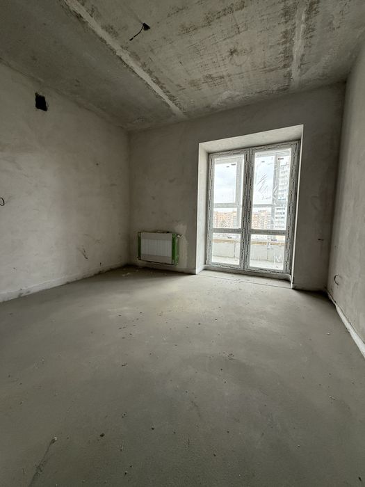 Продаж квартири в центрі трьох кімнатної