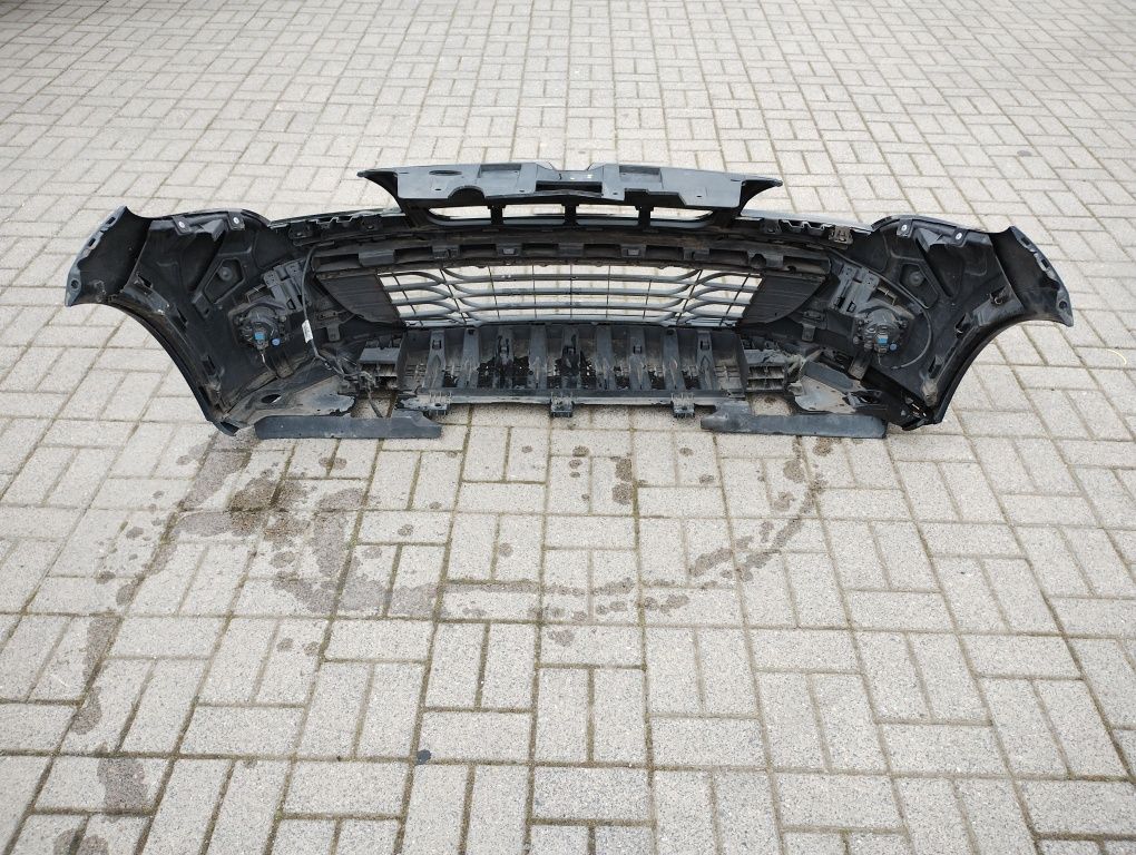 Zderzak Renault Megane III TEGNE