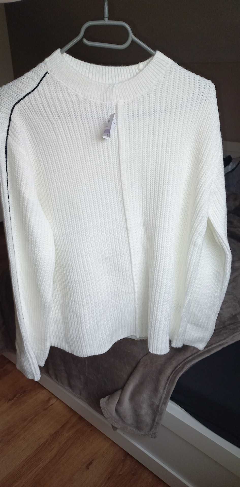 Biały sweter M szerokie rękawy