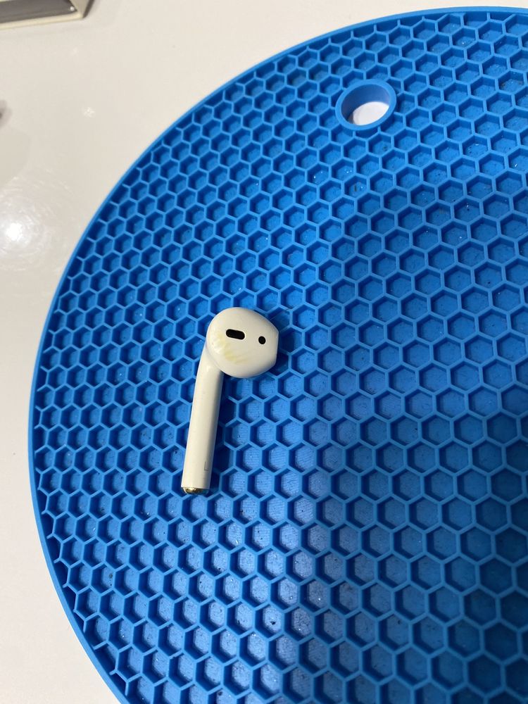 Лівий навушник Airpods 2