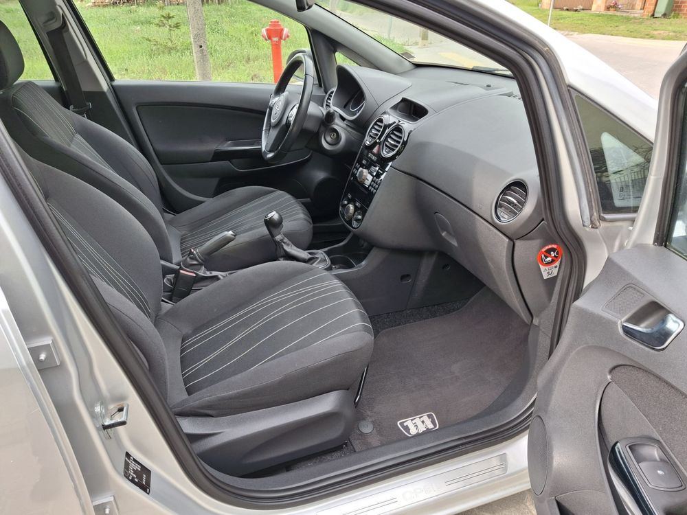 Opel Corsa D, 1.4 benzyna , manual
