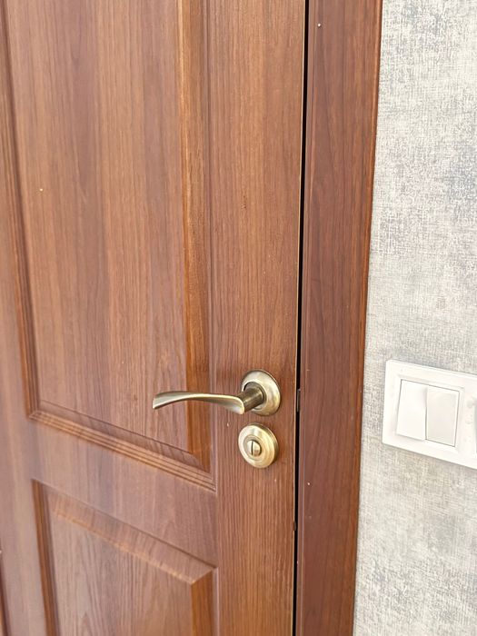 Двері міжкімнатні б/у з коробкою 3 шт