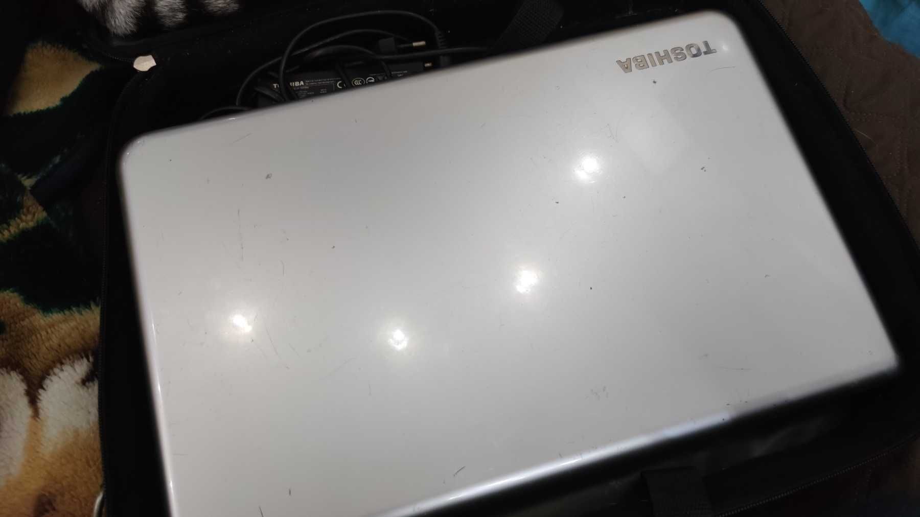 Ноутбук Toshiba Satelite C50D-A-L3S на запчастини