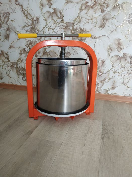 Продам прес для винограду