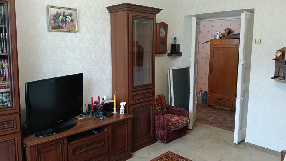 Продам старинные шкафы из натурального дерева под рестоврацию