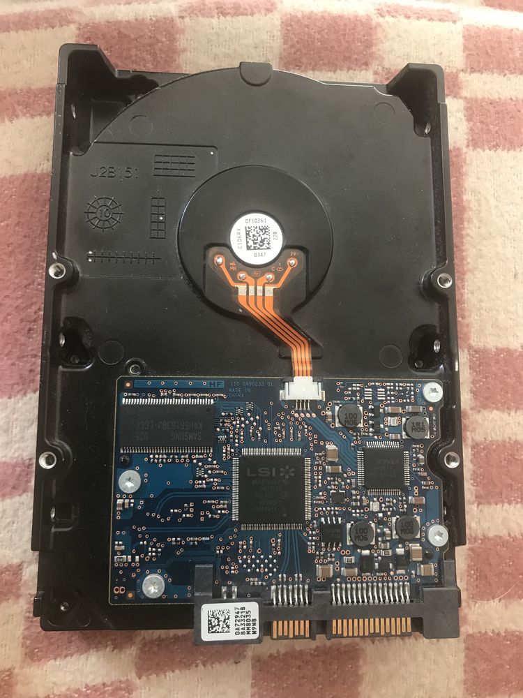 Жорсткий диск Hitachi 1 TB , hdd