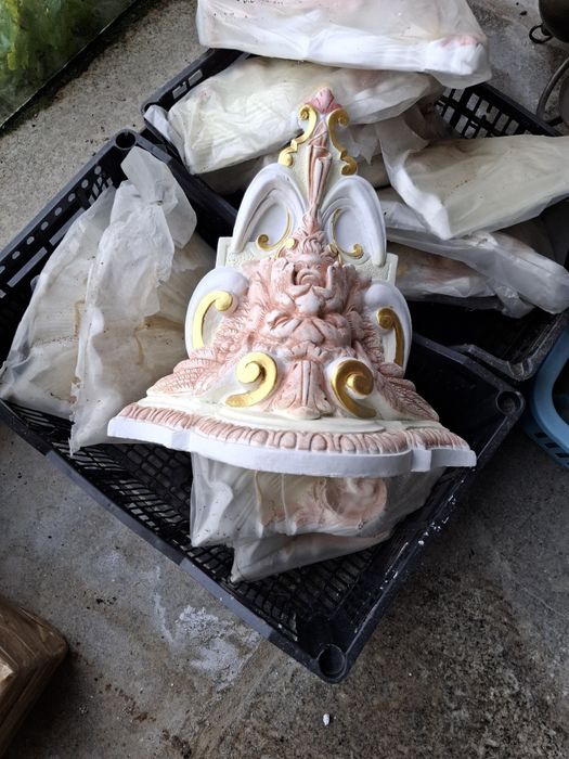 Cantos conchas em gesso embalados