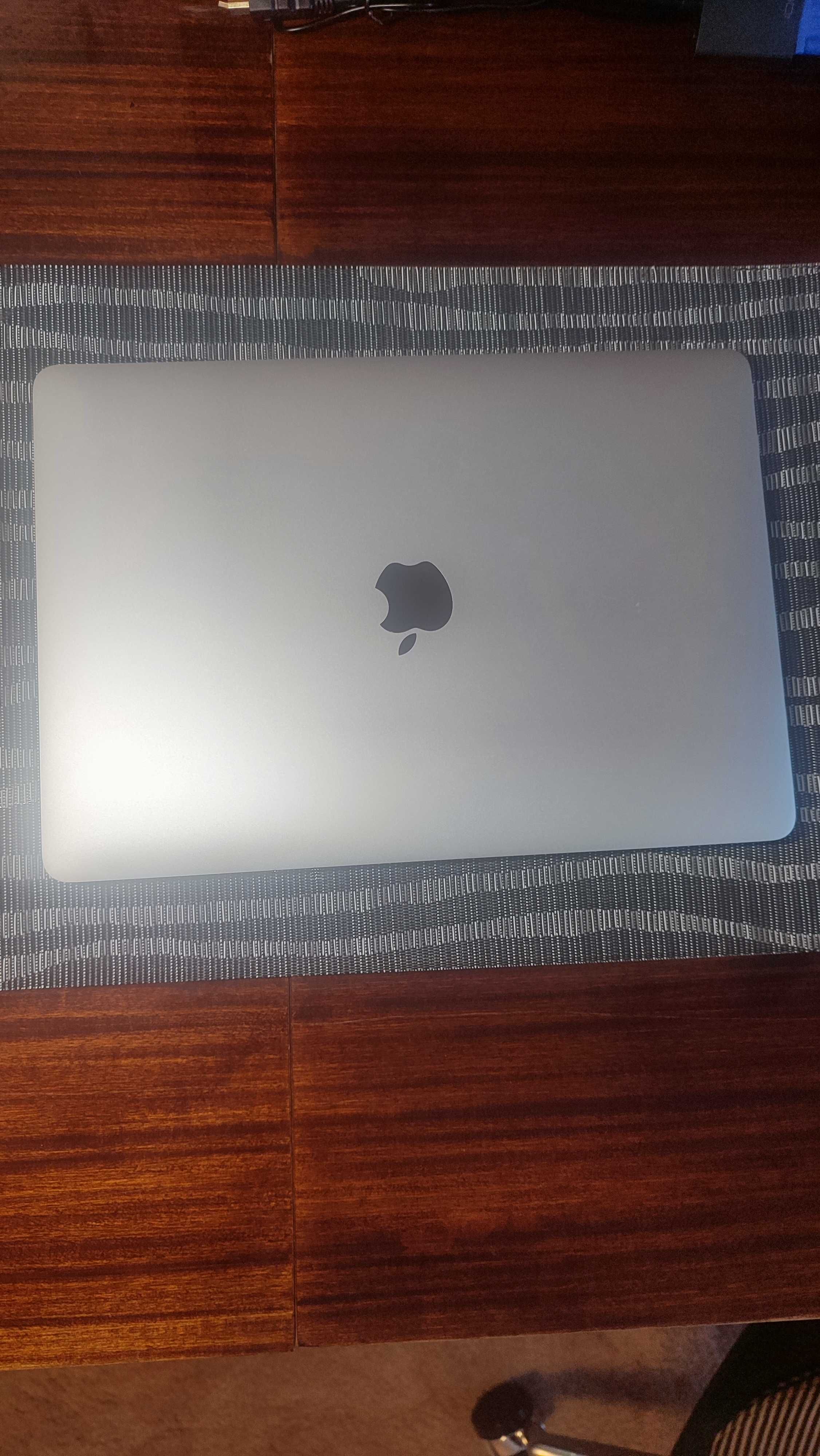 Ноутбук Macbook Pro 2017, 256GB, Touchbar