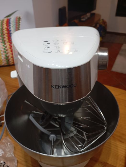 Robôt de cozinha Kenwood,com 7 acessórios.