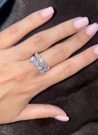 Потрясающее кольцо с камнями муассанит в БЕЛОМ цвете