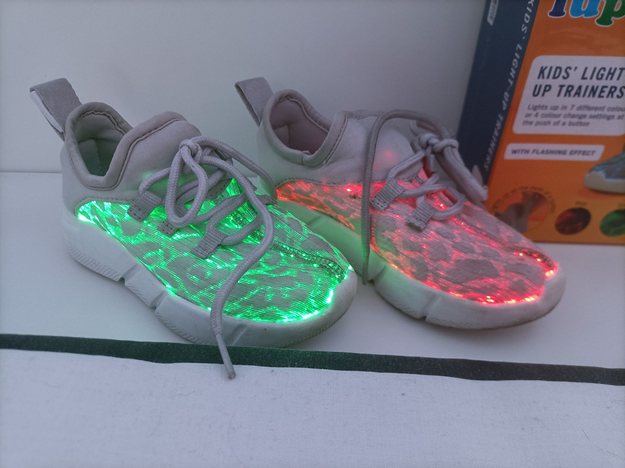 R.26 świecące LED buty adidasy USB kolory