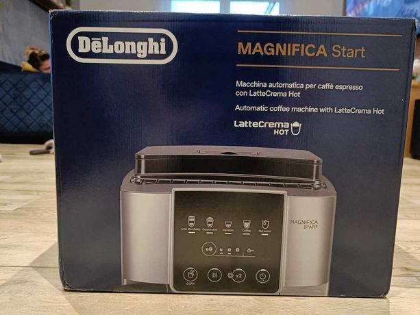 Ekspres ciśnieniowy do kawy DeLonghi Magnifica Start ECAM220.80.SB