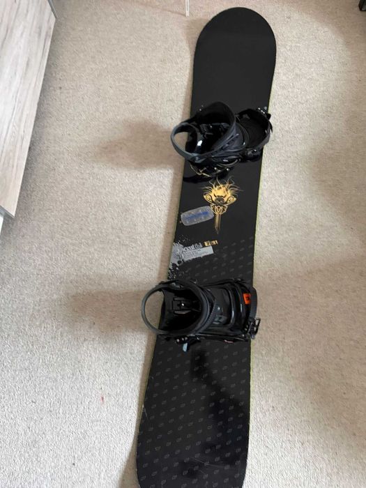 Deska snowboardowa Elan 160cm z wiązaniami Nitro, stan bdb