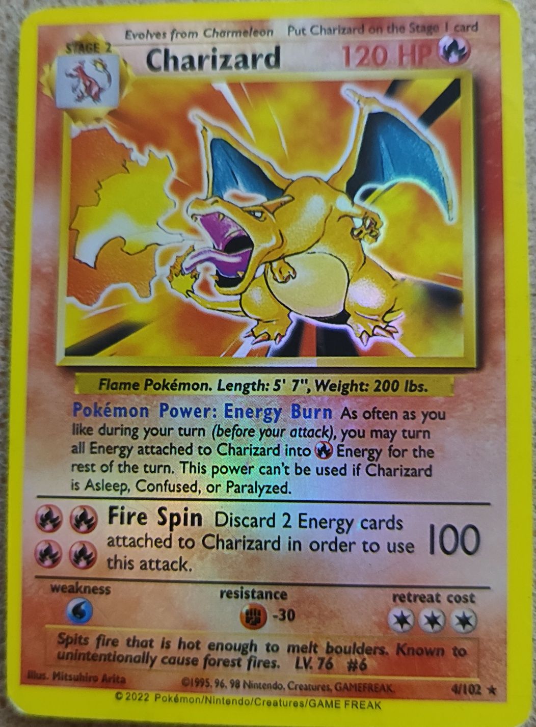 Carta Charizard rara Pokémon