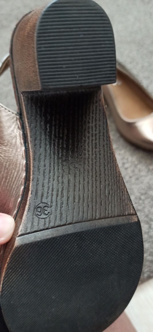 Buty złote karino