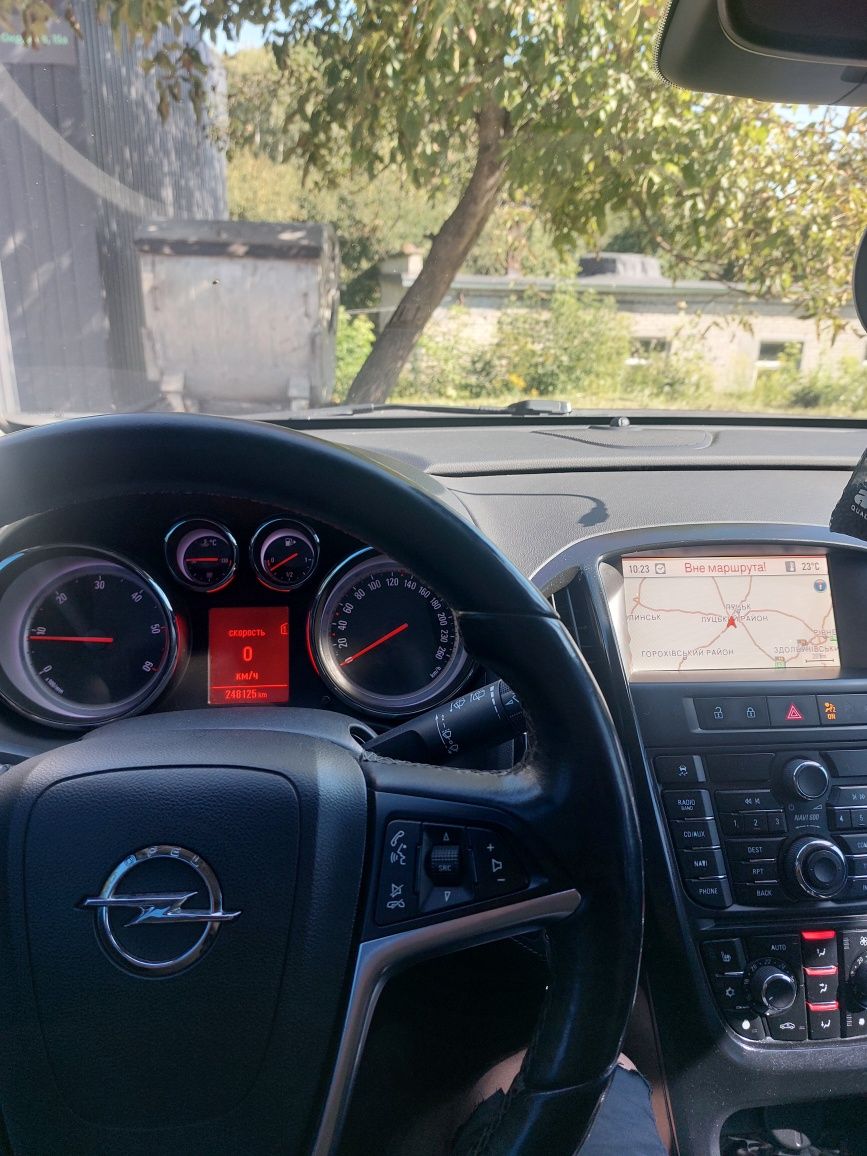 Opel astra j 2012р 1.7 дизель