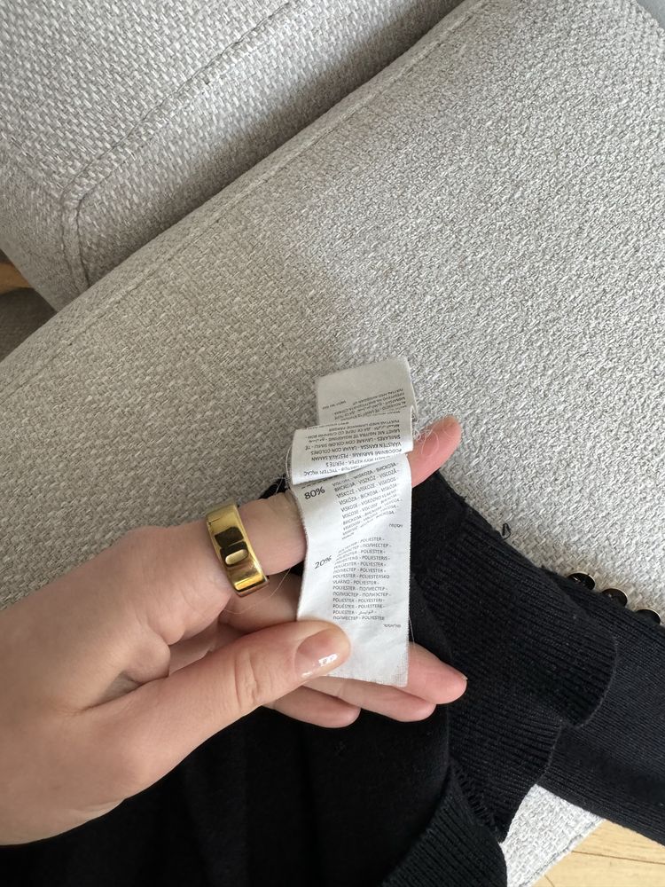 Mohito czarny klasyczny golf L 40 wiskoza złote guziki COS Massimo