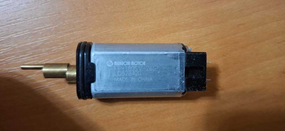 Двигун мікродвигун 3 В FF-180SH-2657 з триммера Philips та Аккумулятор