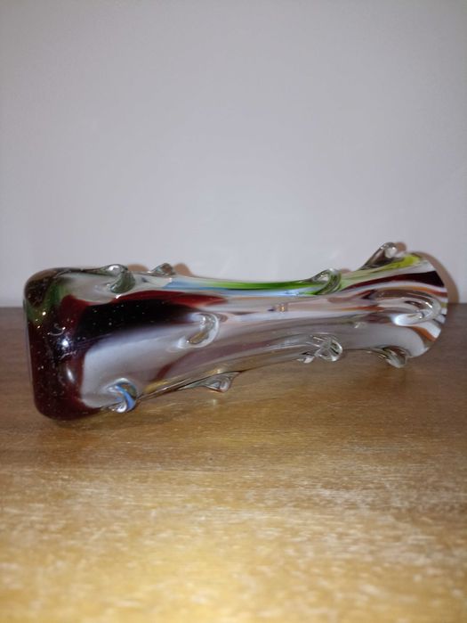 Sprzedam wazon, szkło kolorowe wys. 22 cm. Cena 80 zł.