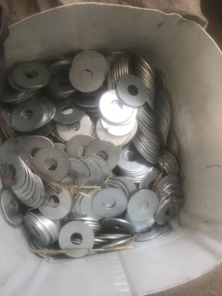 Продам Болты и гайки