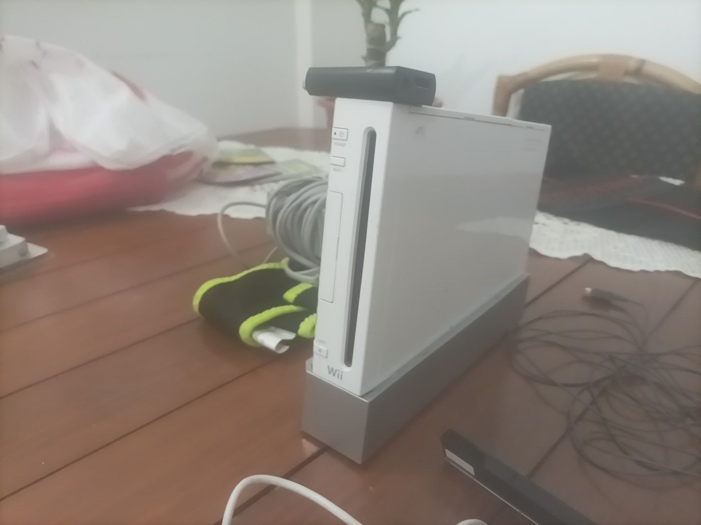 Wii com jogos e comandos