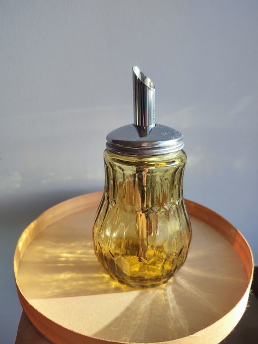 Cukiernica z dzióbkiem PRL żółta