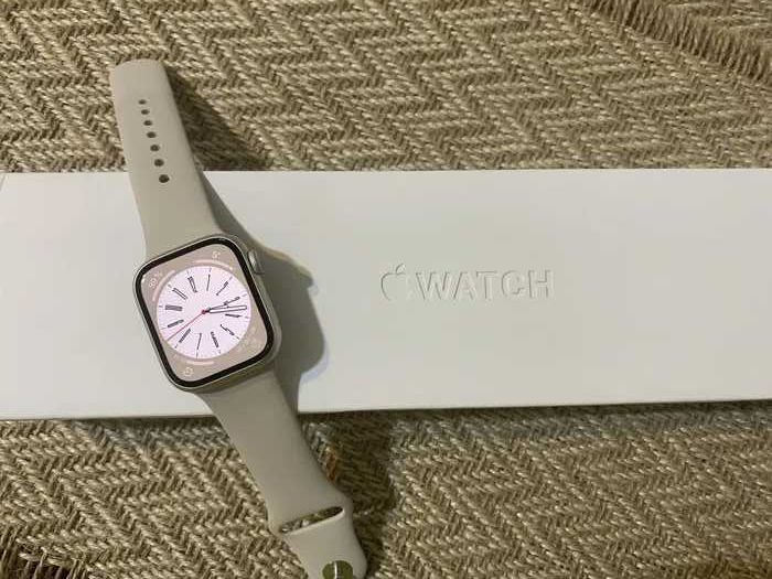 Apple Watch Series 8 41mm Starlight Aluminum Case/Starlight Sport Band