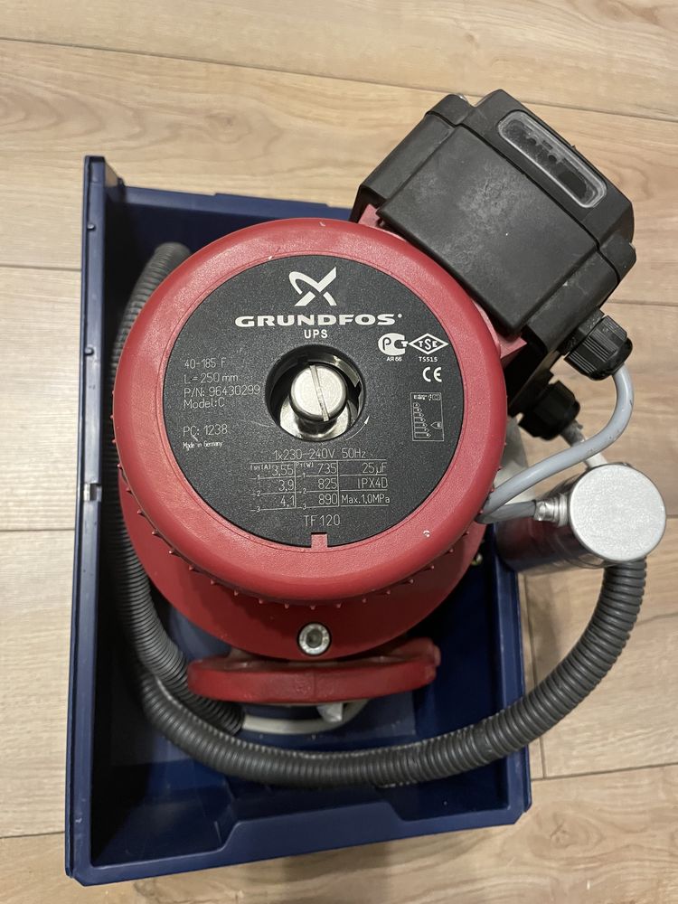 Pompa obiegowa GRUNDFOS UPS 40-185 F