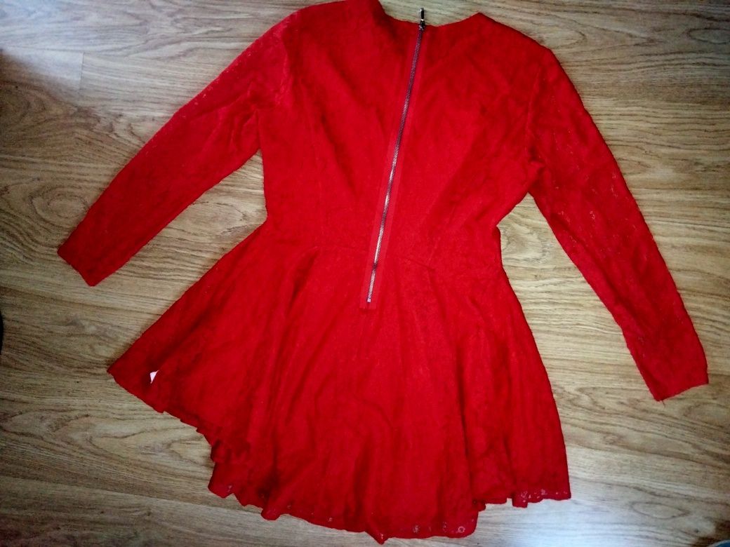 Czerwona koronkowa sukienka H&M
