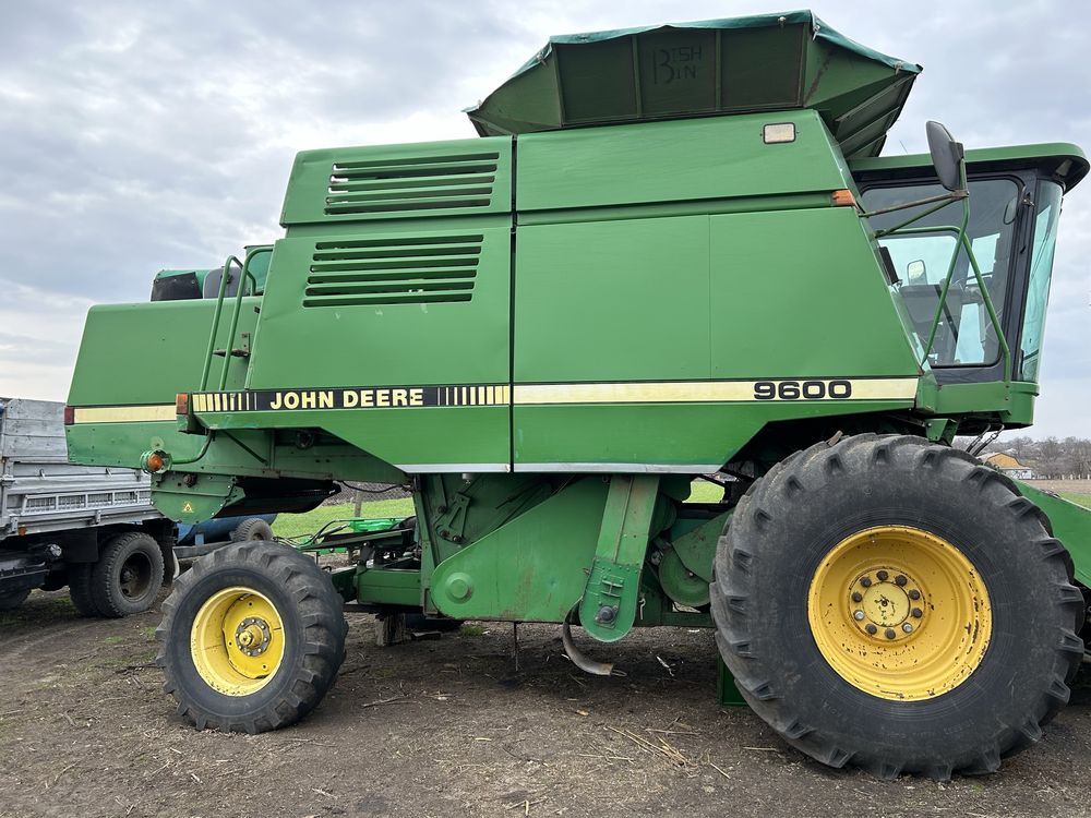 Комбайн John Deer 9600