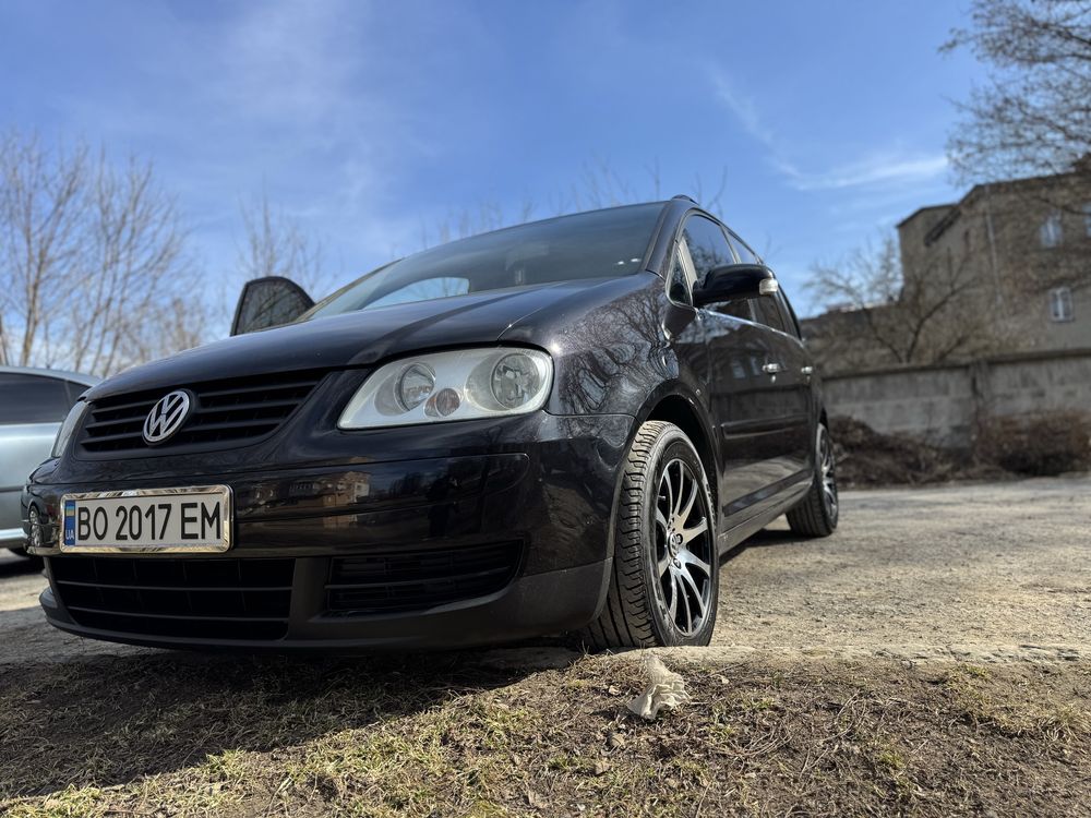 VW Touran 2005 1.6 бензин