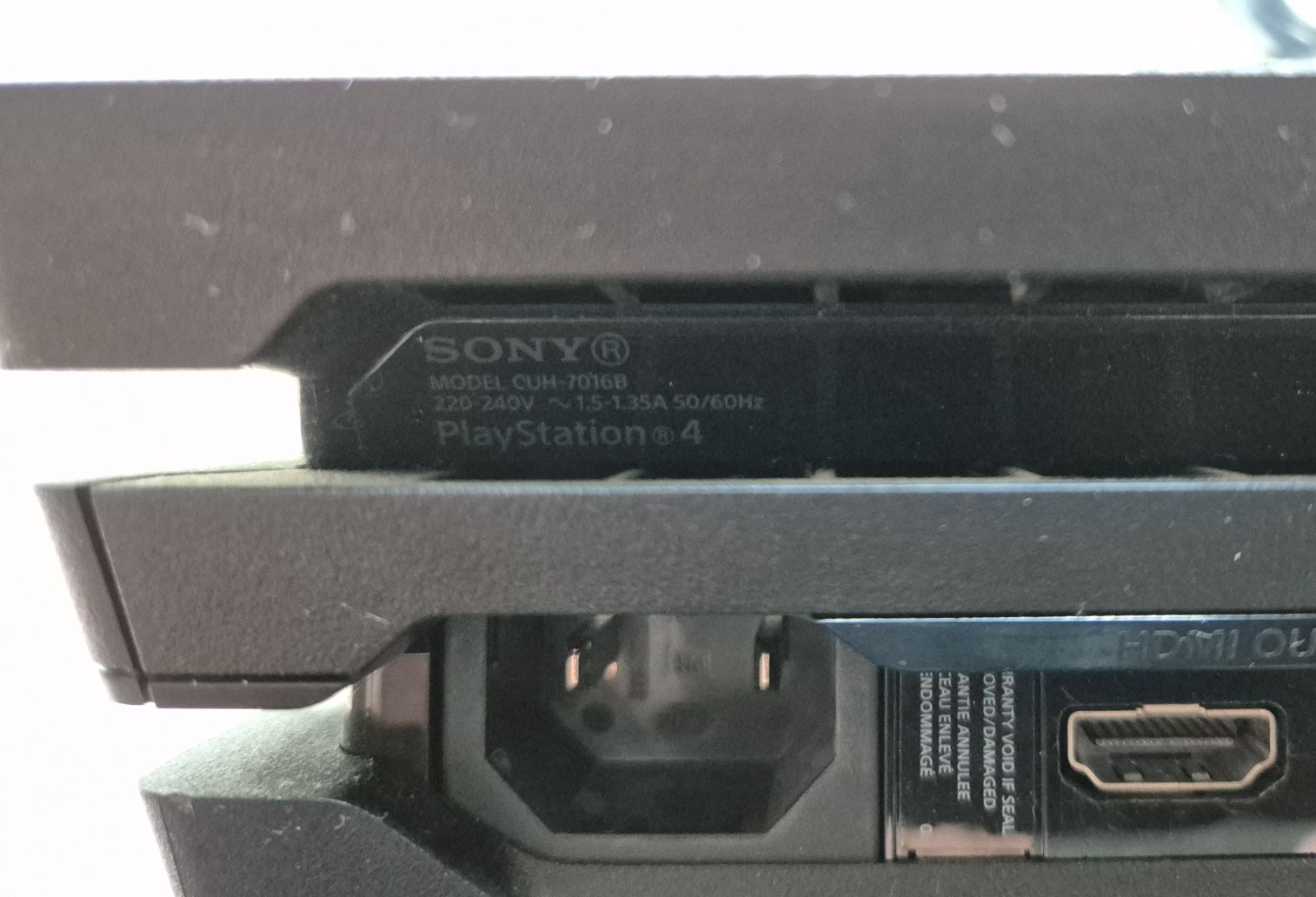 Playstation 4 Pro 1TB (PS4) 2Pady + Gry