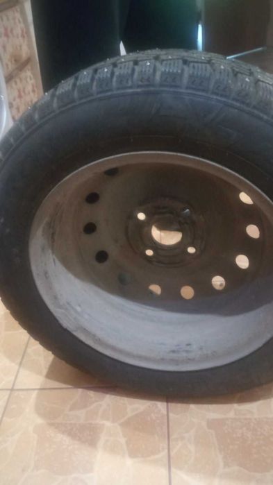 Резина Pirelli Ice Zero  Зима шип 
185/65R15
 на дисках 4 колеса