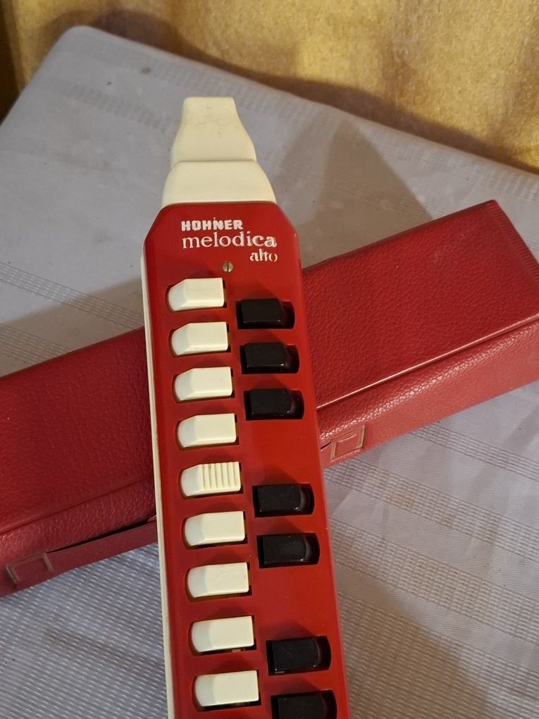 Музыкальный инструмент HOHNER Германия