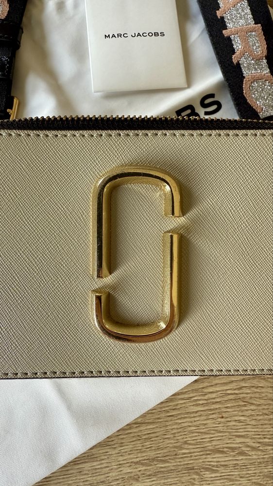 Marc Jacobs Snapshot