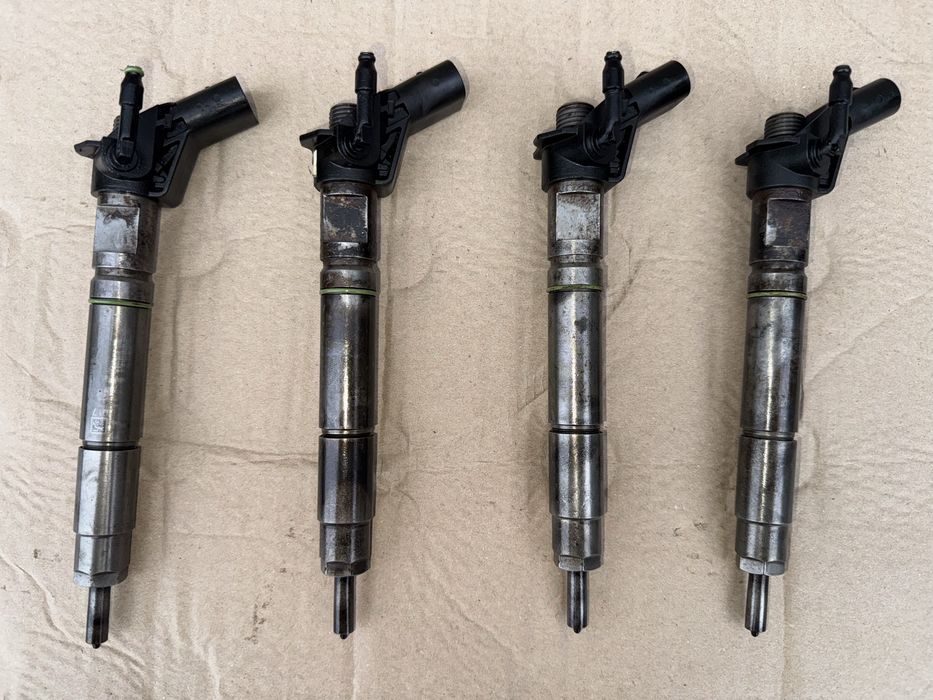 Форсунка 2,2 пʼєзо на Mercedes-Benz VITO W639.