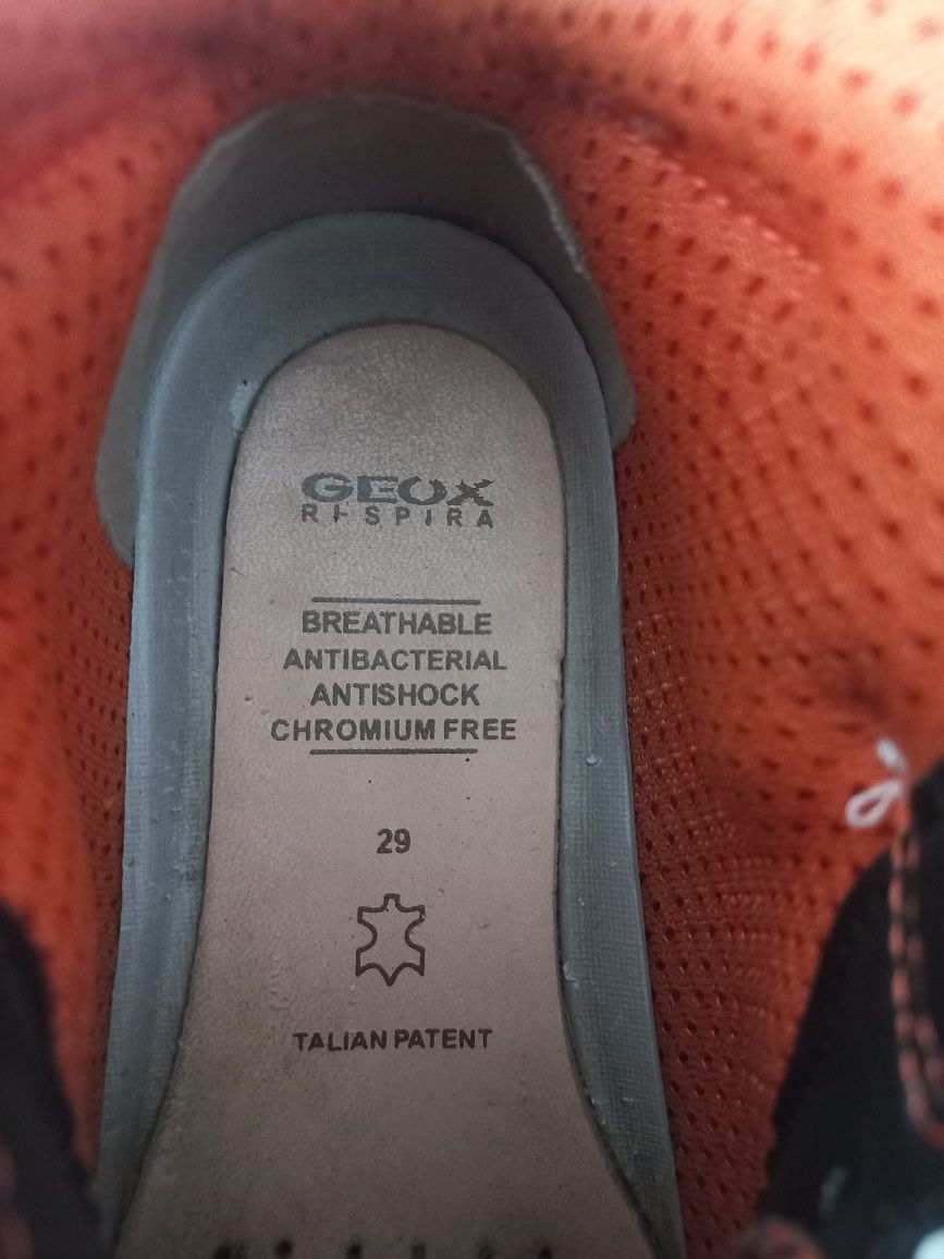 Buty chłopięce GEOX respira 29 swiecace