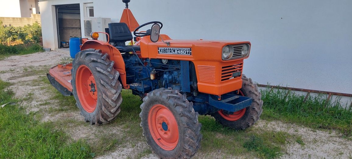 Trator Kubota L245 DT