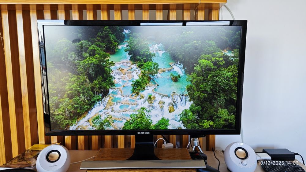 Samsung -  Monitor 28" - 4k (como novo)