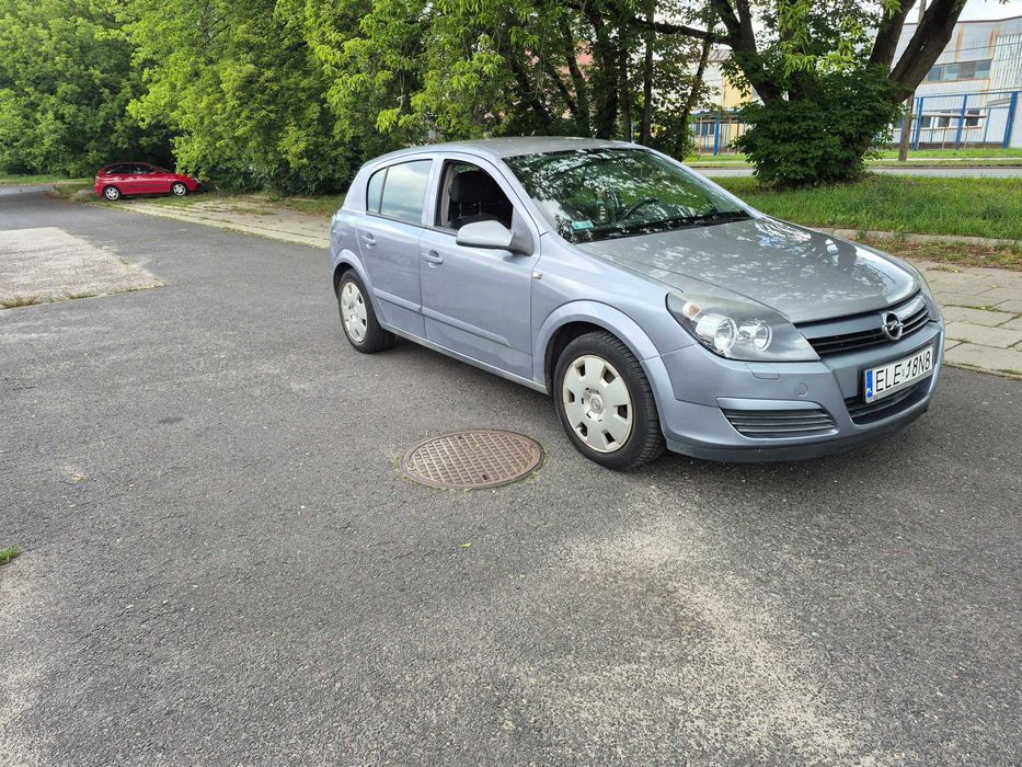 Opel Astra H prywatnie dlugie oplaty na rok.