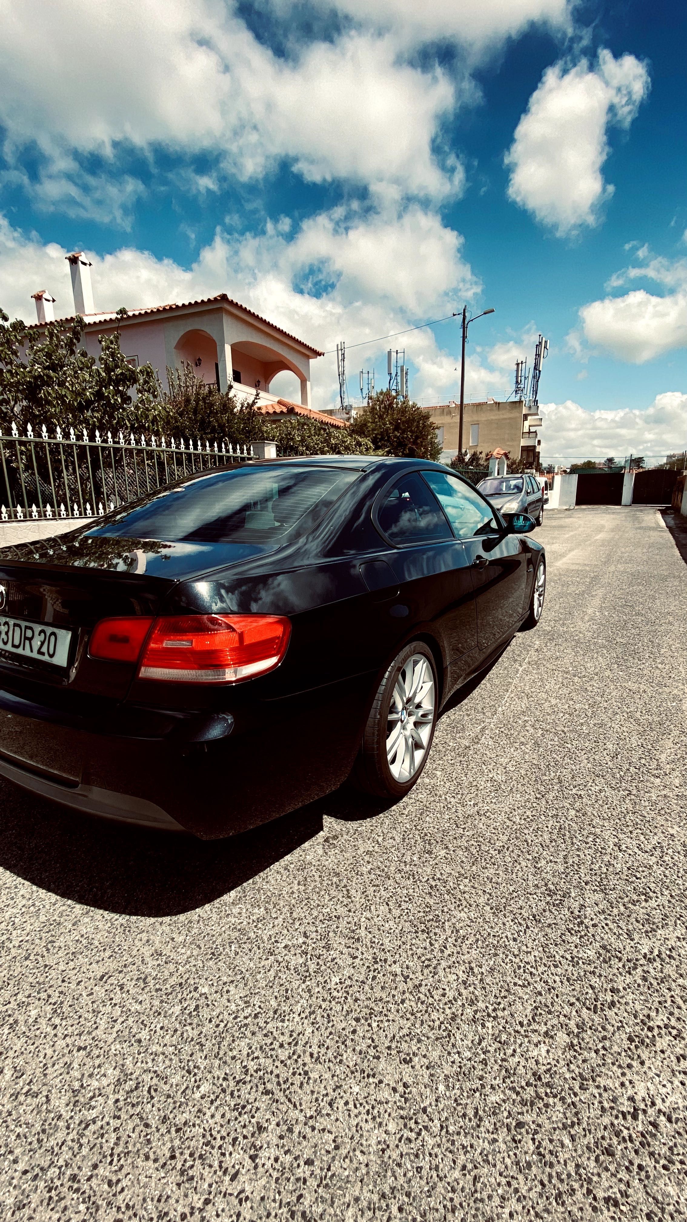 BMW 320d Coupe com Motor Novo