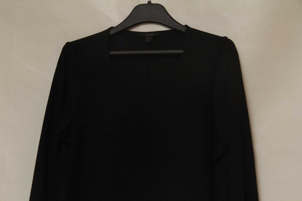 COS рр L платье из шерсти