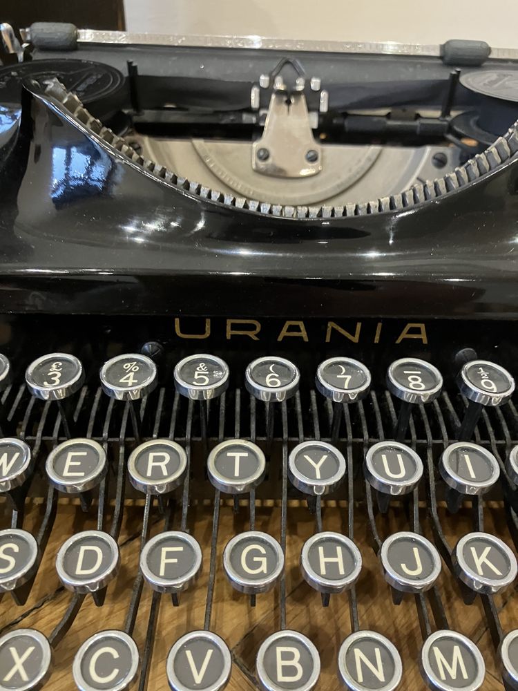 Stara maszyna do pisania Urania - antyk !