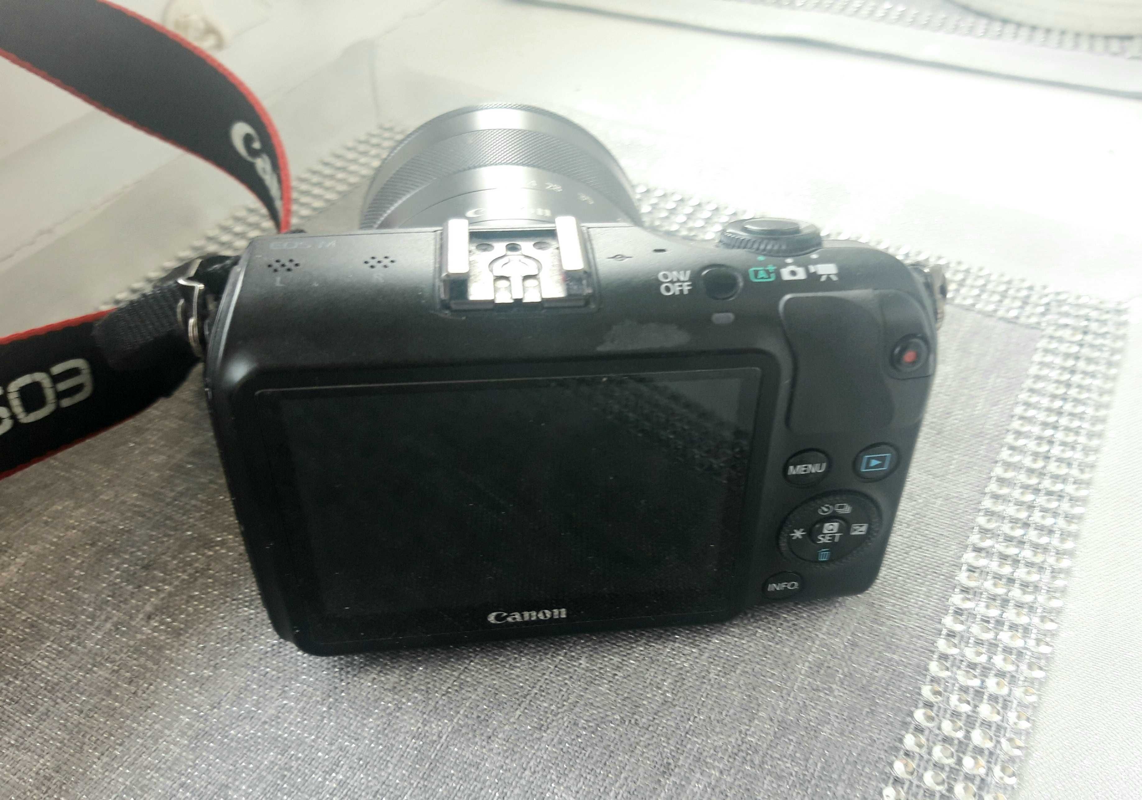 Canon EOS M Kit EF-M 18-55 IS STM Kit SPEEDLITE 90EX