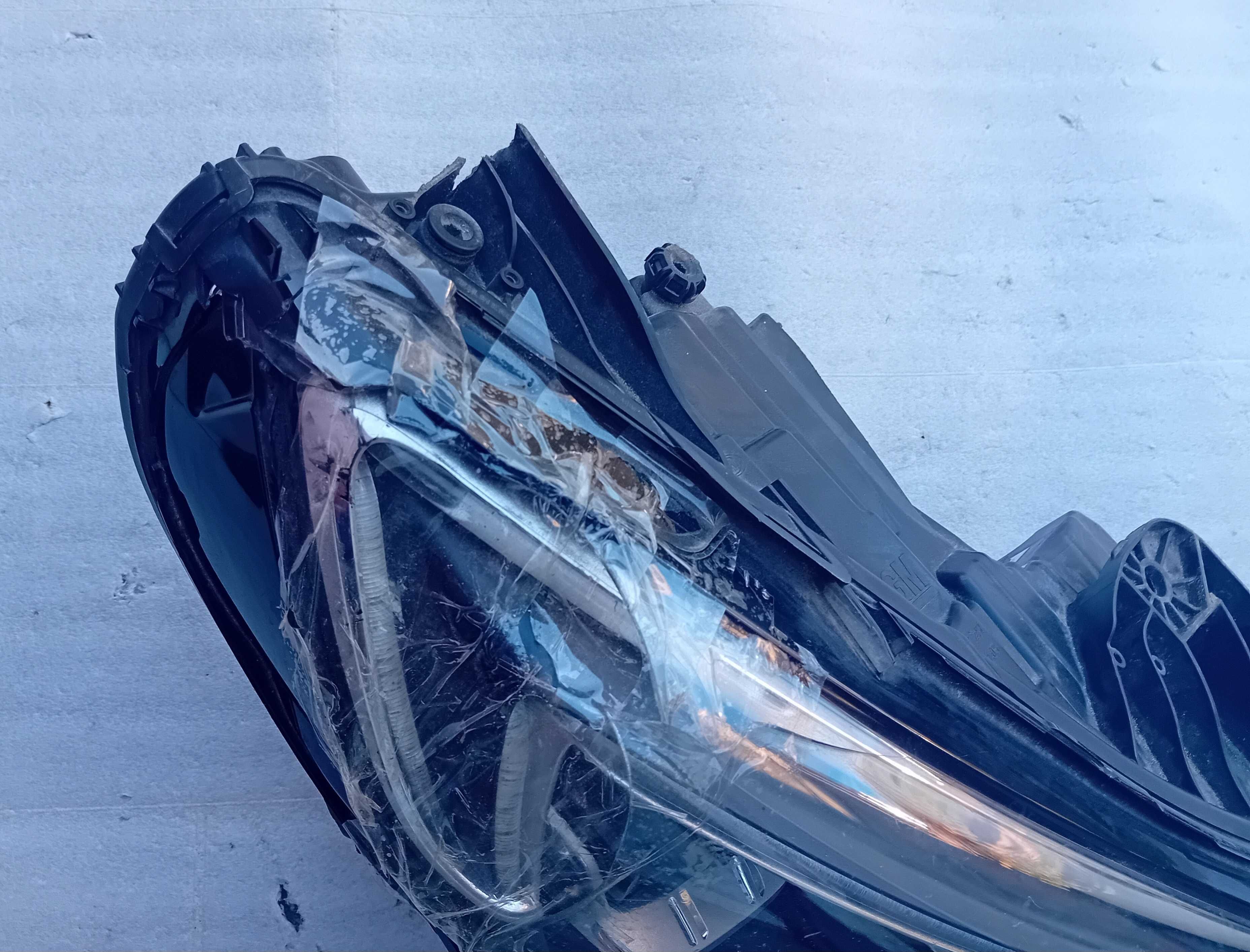 Opel Insignia B Intellilux reflektor, lampa prawy przód.